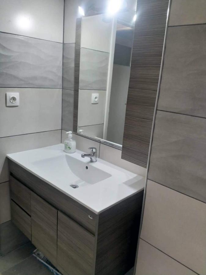 A Convenient Apartment In The Heart Of Aten Exteriör bild