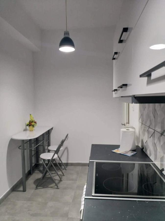 A Convenient Apartment In The Heart Of Aten Exteriör bild